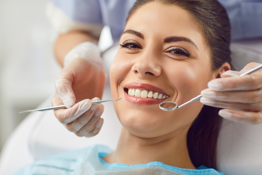 How Long Do I Need to Wait After Teeth Cleaning to Eat?